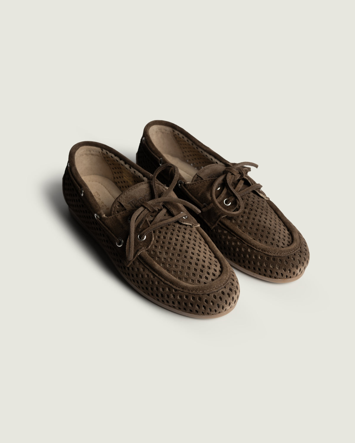 Boat Loafer Perforated - Suede | Dark brown